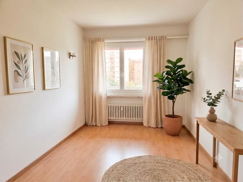 Disponible à titre temporaire : Joyau de rêve résidentiel lumineux avec balcon (environ 1,5 ans) (3)