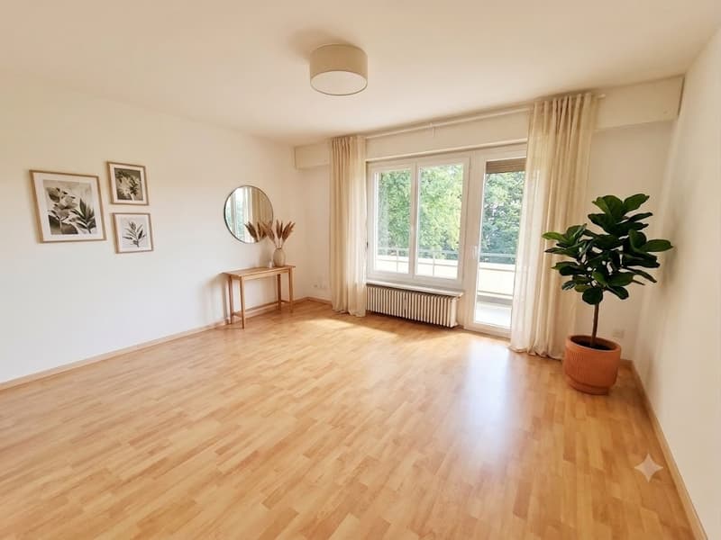 Disponible à titre temporaire : Joyau de rêve résidentiel lumineux avec balcon (environ 1,5 ans) (2)