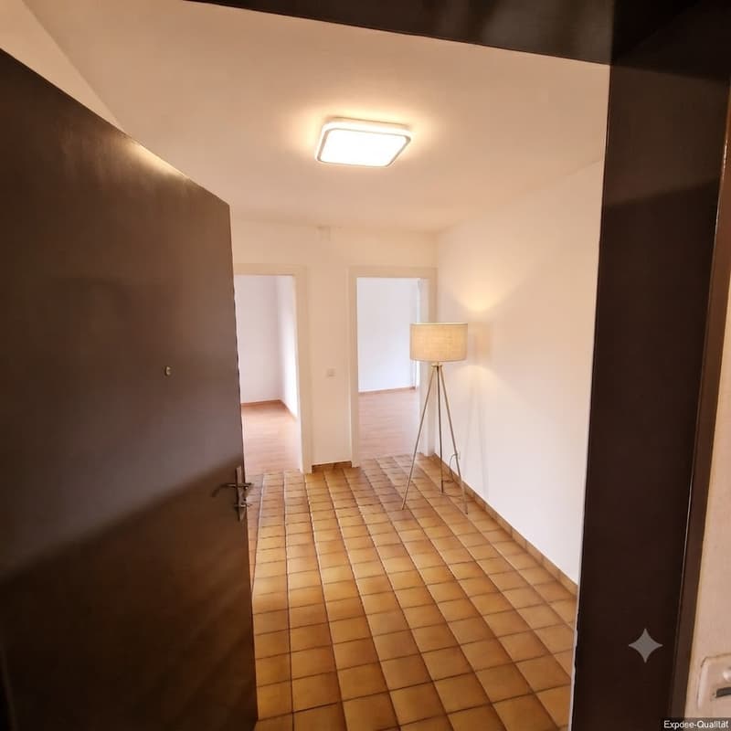 City life and tranquility combined: Attractive 2.5-room apartment with balcony in 8003 Zurich (4)