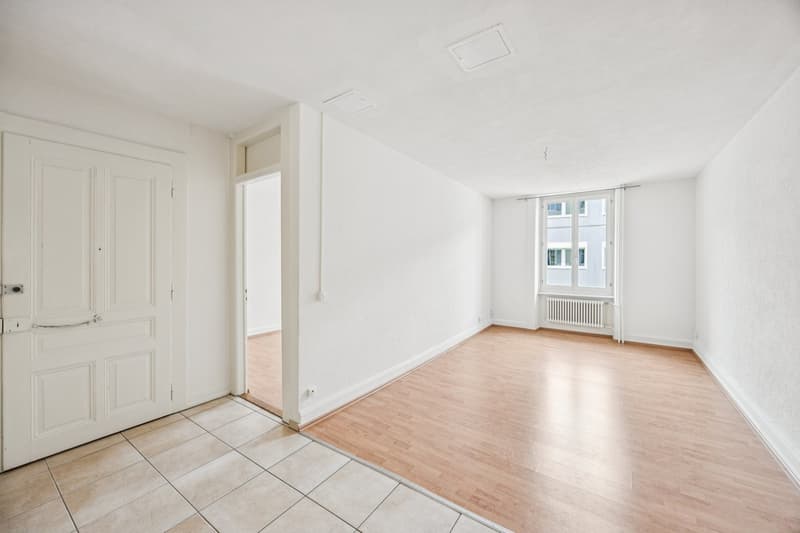 Ideal location - balcony - spacious (4)