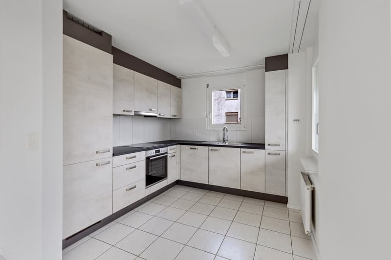 Geräumige helle Wohnung mit Balkon - zentral & im Grünen gelegen (4)