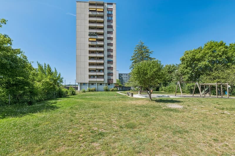 Attraktive 4.5-Zimmerwohnung mit Aussicht, Lift & Tiefgarage (12)