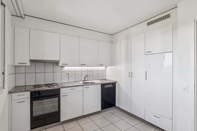 Attraktive 4.5-Zimmerwohnung mit Aussicht, Lift & Tiefgarage (1)