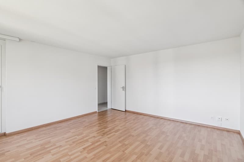 Attraktive 4.5-Zimmerwohnung mit Aussicht, Lift & Tiefgarage (8)