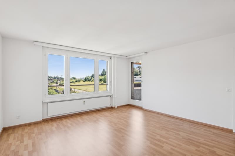 Attraktive 4.5-Zimmerwohnung mit Aussicht, Lift & Tiefgarage (3)