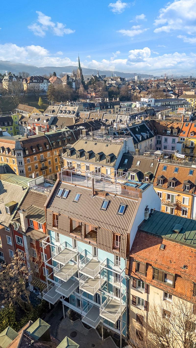 Exklusive möblierte Dachwohnung mit atemberaubender Aussicht über Zürich (2)