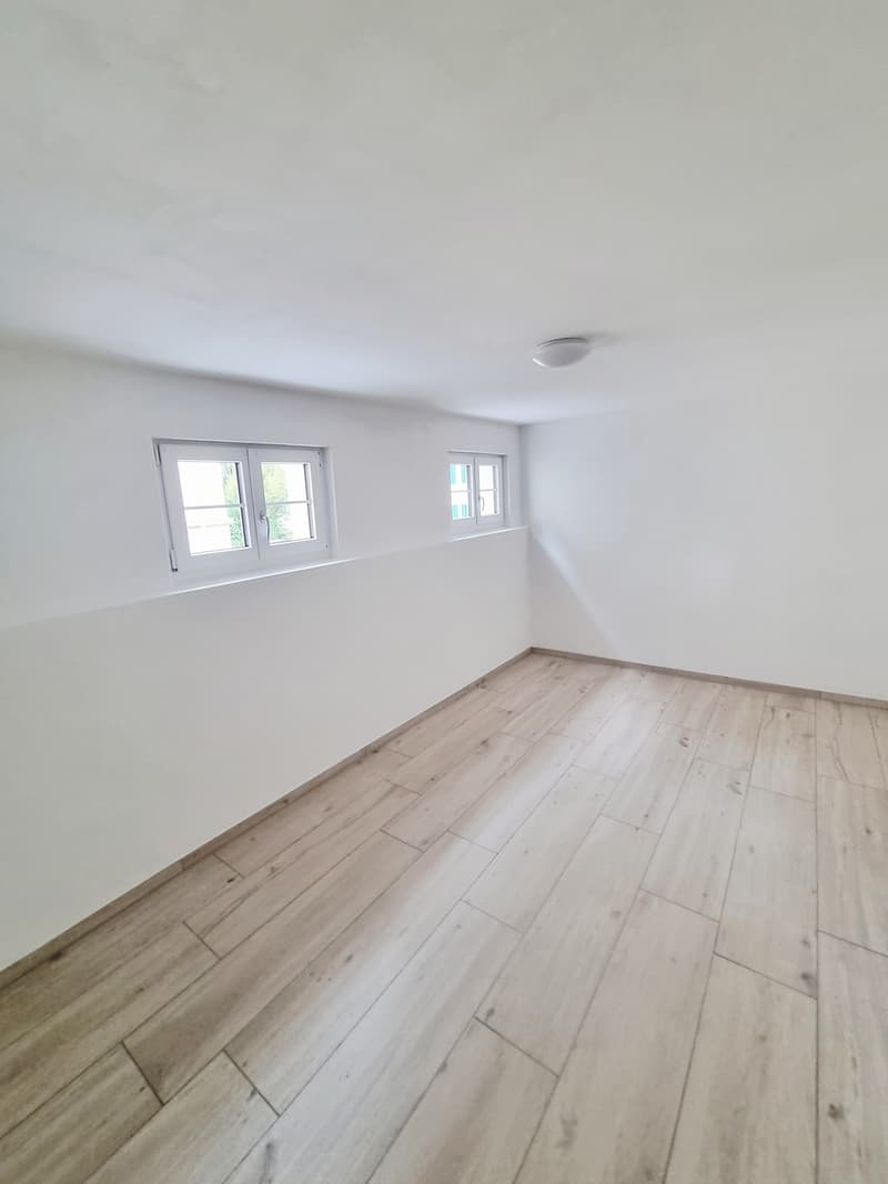 Attraktive 2.5-Zimmer-Wohnung im ruhigen Kanton Glarus (4)