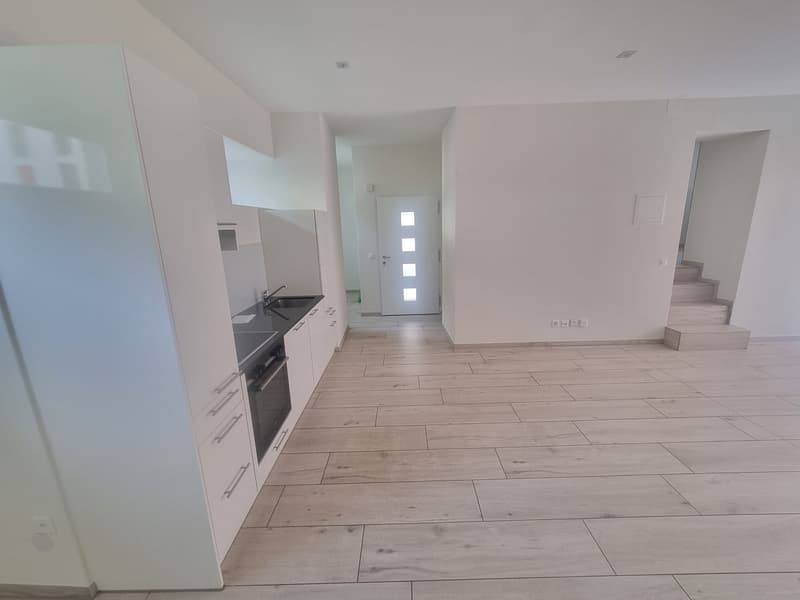 Attraktive 2.5-Zimmer-Wohnung im ruhigen Kanton Glarus (2)