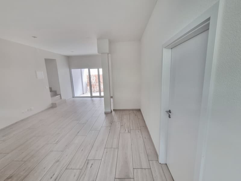 Attraktive 2.5-Zimmer-Wohnung im ruhigen Kanton Glarus (3)