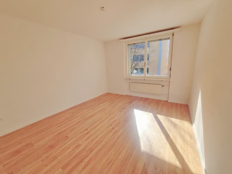 Zentrale Lage mit Blick ins Grüne! (4)
