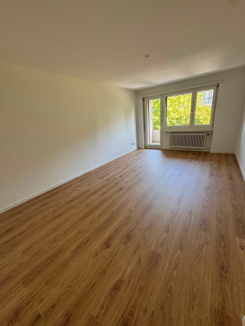 Wohnung mit herrlichem grünen Umschwung ! (4)