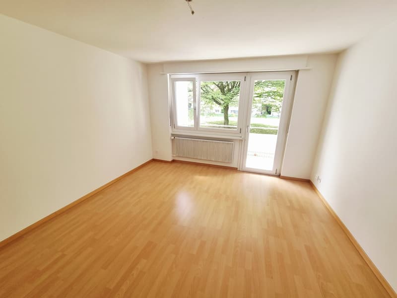 Helle 3.5-Zimmerwohnung und großem Balkon im EG (3)