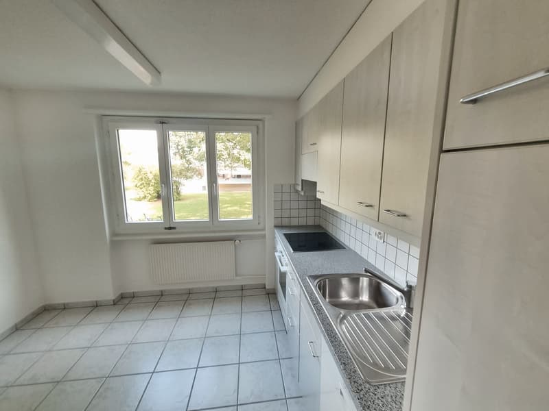 Helle 3.5-Zimmerwohnung und großem Balkon im EG (2)