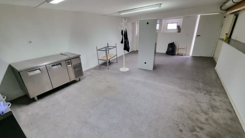 Gewerbe / Werkstatt zu vermieten (2)