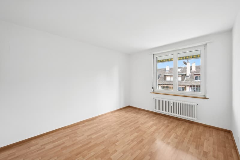 Schöne 3 ZWG mit grossem Balkon! (4)