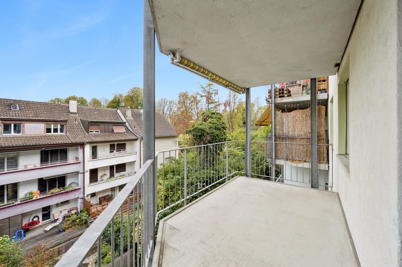 Schöne 3 ZWG mit grossem Balkon! (3)