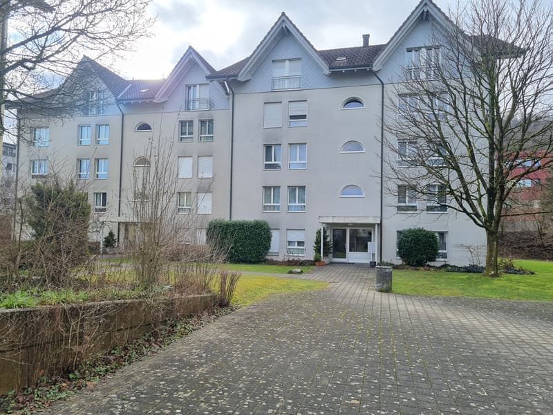 Grosse und zentralgelegene Wohnung in Kehrsatz (1)