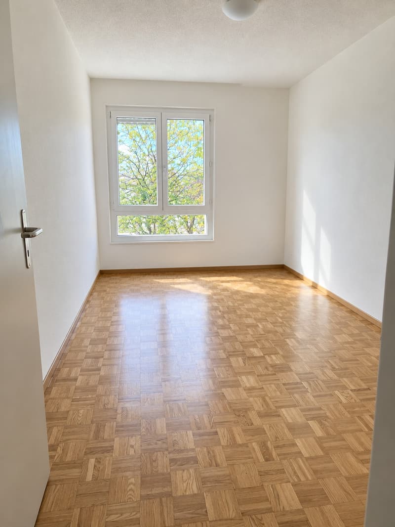 Grosse und zentralgelegene Wohnung in Kehrsatz (2)