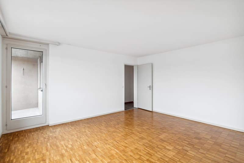 Schöne, geräumige 3,5-Zimmerwohnung mit Balkon und Einstellplatz (3)