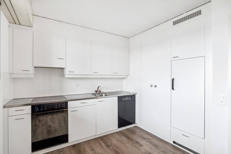 Schöne, geräumige 3,5-Zimmerwohnung mit Balkon und Einstellplatz (4)