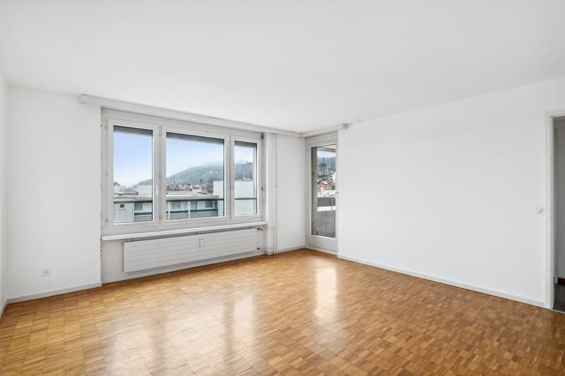 Schöne, geräumige 3,5-Zimmerwohnung mit Balkon und Einstellplatz (2)