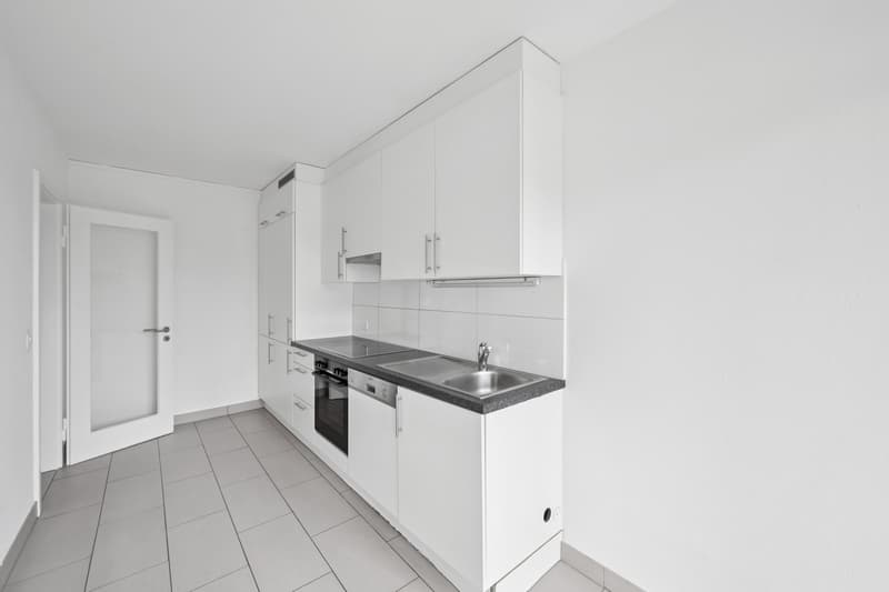 Schöne 3 ZWG mit grossem Balkon! (2)