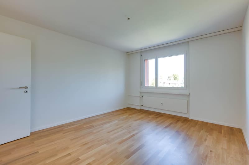 Moderne 4½-Zimmerwohnung mit Balkon und Abendsonne (8)
