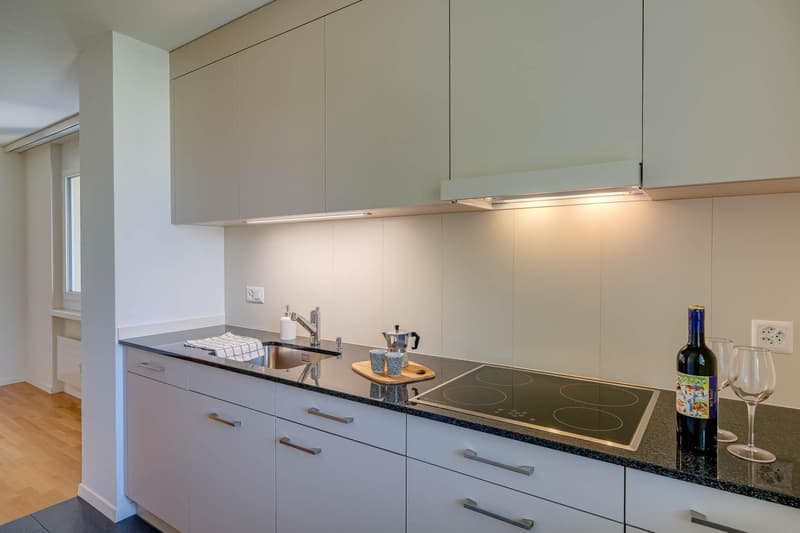 Grosszügige 4½-Zimmerwohnung mit Balkon und modernem Ausbaustandard (2)