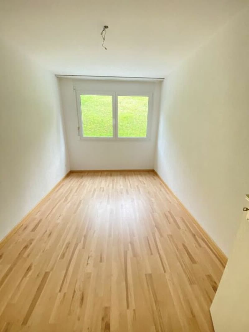 2.5-Zimmerwohnung mit Gartensitzplatz: Idyllisches Quartier im Grünen (3)