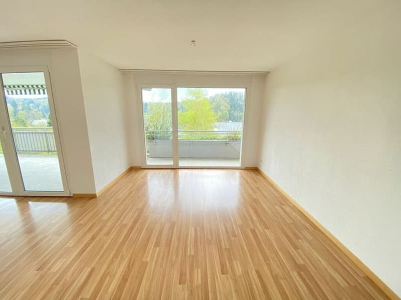 2.5-Zimmerwohnung mit Gartensitzplatz: Idyllisches Quartier im Grünen (2)