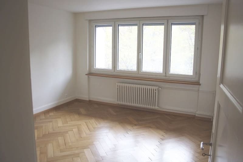 Charming and centrally located 3.5-room apartment in Zurich-Wollishofen! (3)