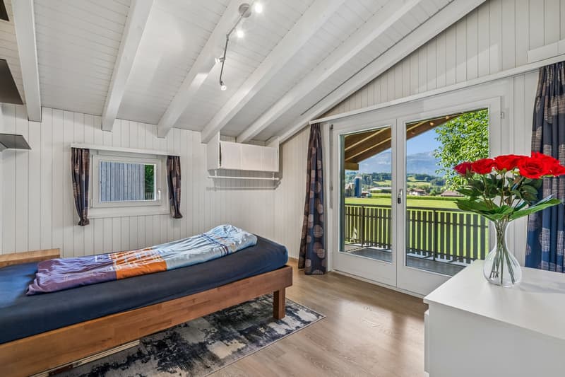 Wohnen mit Weitblick – freistehendes 7-Zimmer-Einfamilienhaus (11)