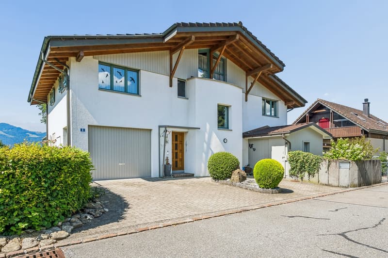 Wohnen mit Weitblick – freistehendes 7-Zimmer-Einfamilienhaus (1)