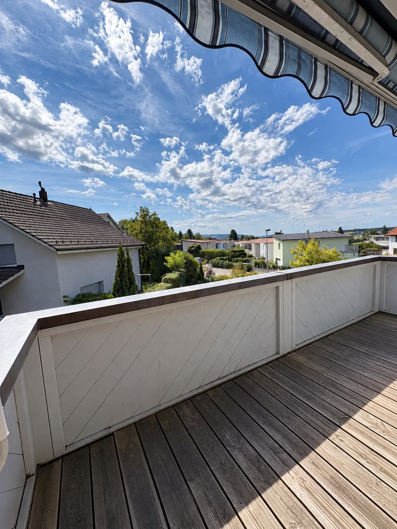 Grosszügige 3-Zimmer-Dachwohnung mit ca. 100 m² und Balkon in Bassersdorf (3)