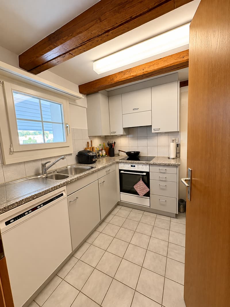 Grosszügige 3-Zimmer-Dachwohnung mit ca. 100 m² und Balkon in Bassersdorf (5)