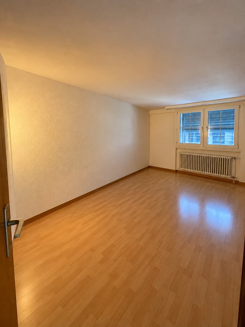 Grosszügige 3-Zimmer-Dachwohnung mit ca. 100 m² und Balkon in Bassersdorf (7)