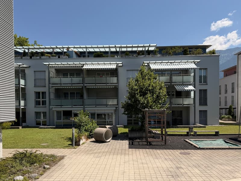 Bright, quiet apartment in ideal proximity to the train station (2)