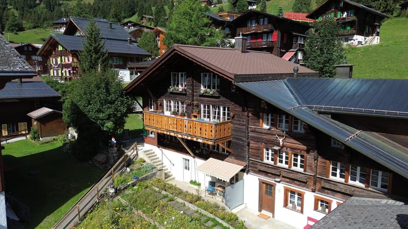 Einmalige Gelegenheit - saniertes Wohnhaus mit 2 Wohnungen (2)