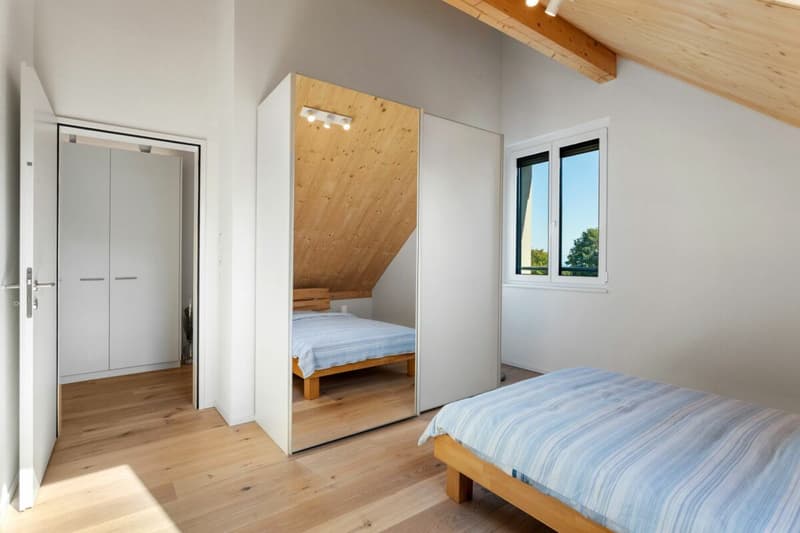 Grosszügige und moderne Dachgeschosswohnung (11)