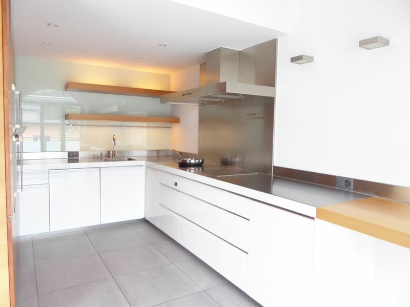 4-bedroom maisonette apartment with two underground parking spaces (6)