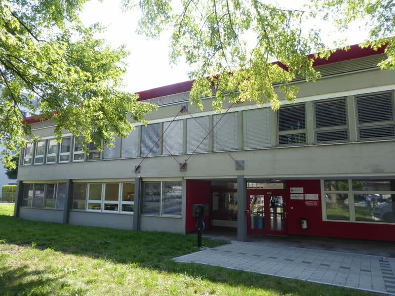 Office and commercial space in a traffic-technically good location (11)