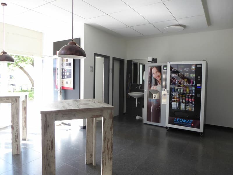 Office and commercial space in a traffic-technically good location (9)