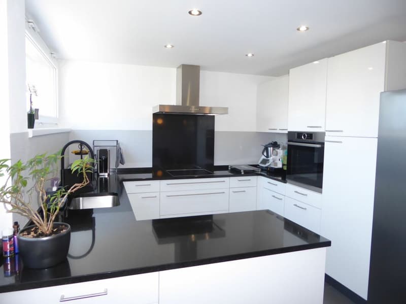 Modern and nearly new 6-room maisonette apartment (3)