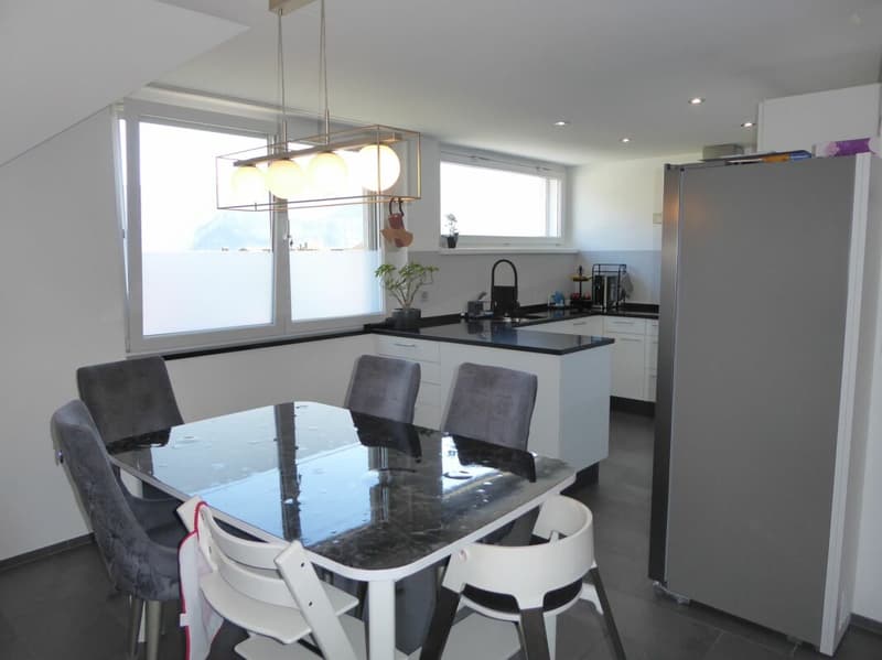 Modern and nearly new 6-room maisonette apartment (4)