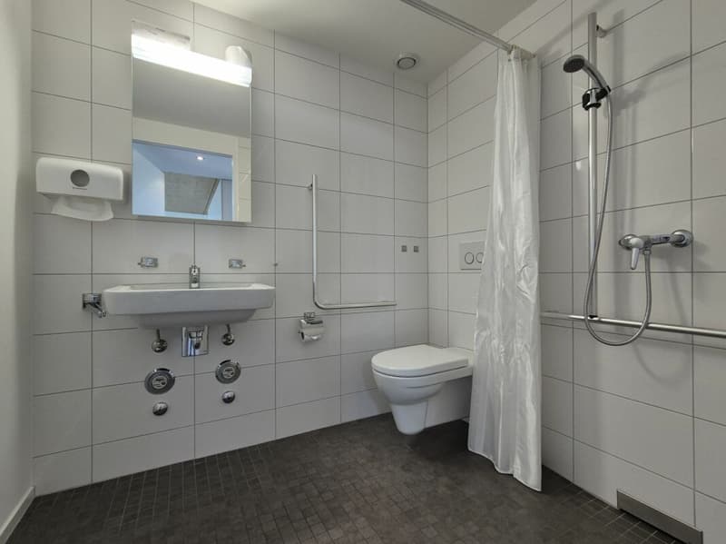 Hébergement assisté : appartement 2,5 pièces moderne avec extension moderne et balcon agréable (6)