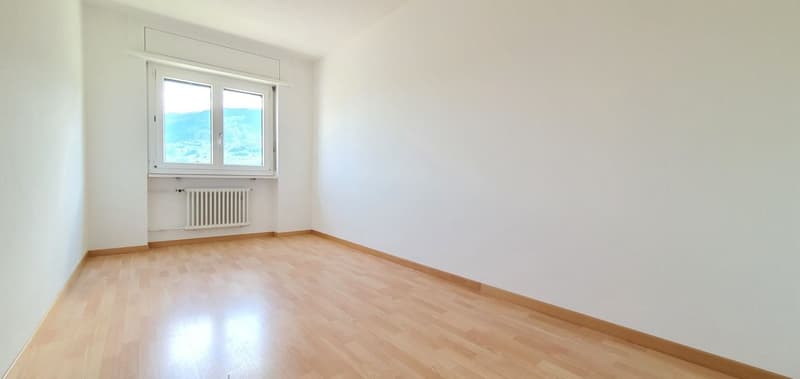 preiswerte 4.0-Zimmerwohnung mit Balkon in ruhiger Lage (2)