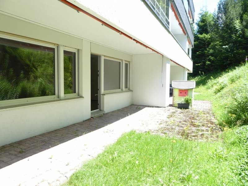 1.5-Zimmer-Studio-Ferienwohnung mit Gartensitzplatz und Tiefgaragenplatz (8)