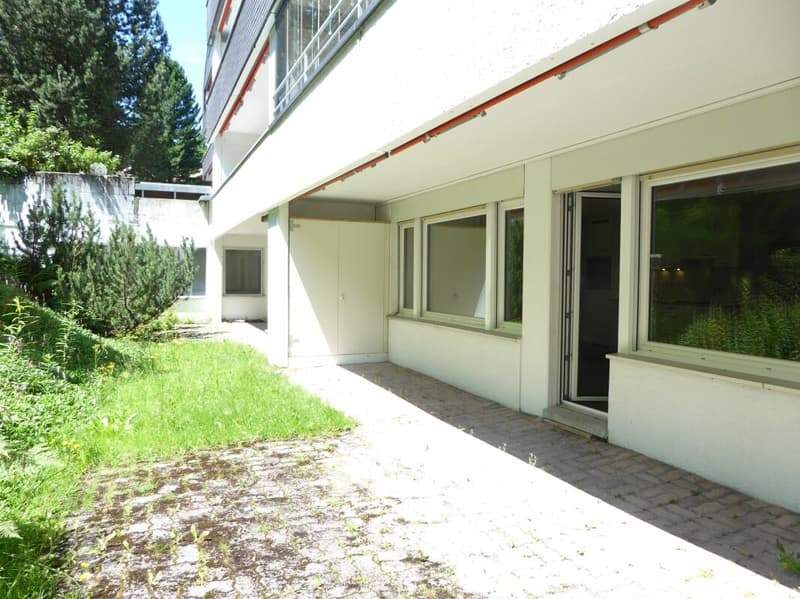 1.5-Zimmer-Studio-Ferienwohnung mit Gartensitzplatz und Tiefgaragenplatz (10)