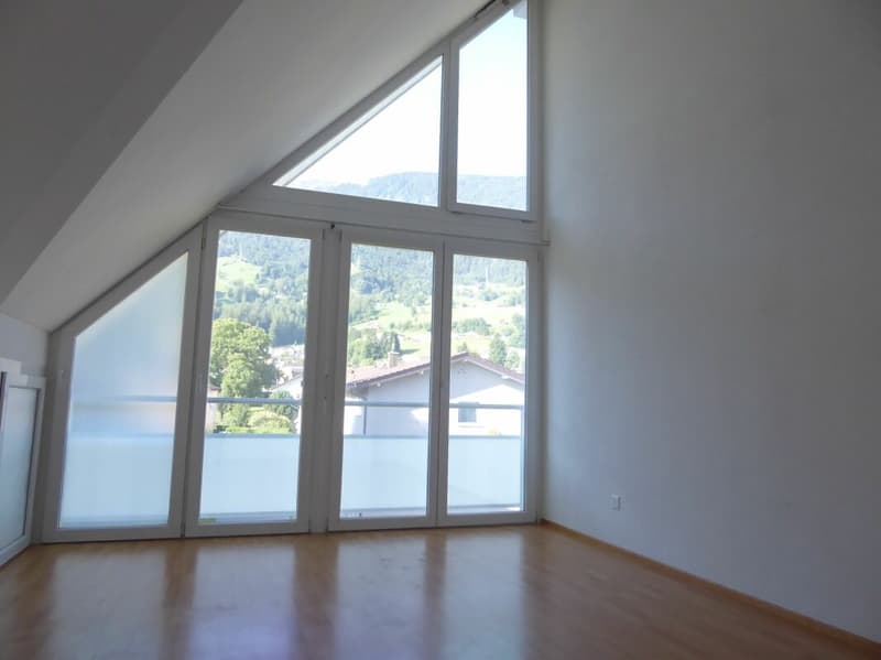 familienfreundliche und grosszügige 6-Zimmer-Maisonette-Wohnung (13)
