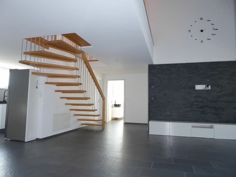 familienfreundliche und grosszügige 6-Zimmer-Maisonette-Wohnung (10)